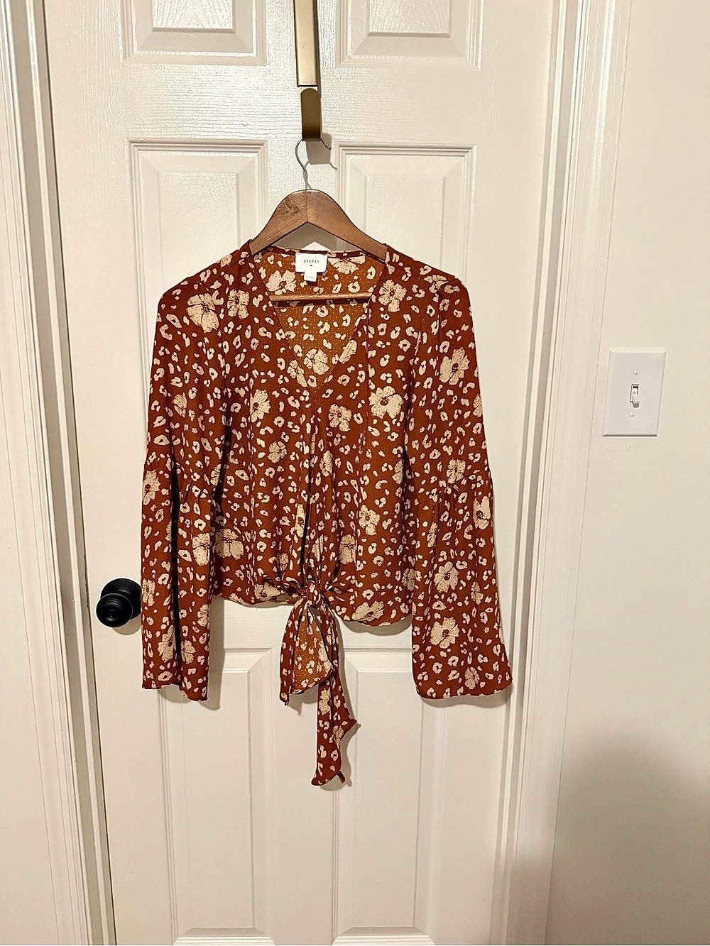 Everly Floral Tie-Front Blouse in Burnt Orange Small Like New